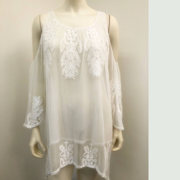 XCVI Tops - XCVI boho White Sheer Lace Top